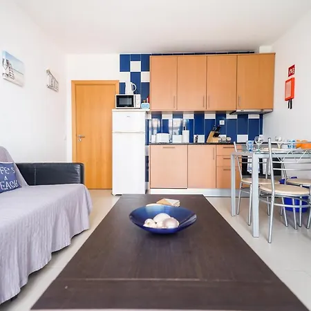 Bay View W/pool 3-min Walk To The Daire