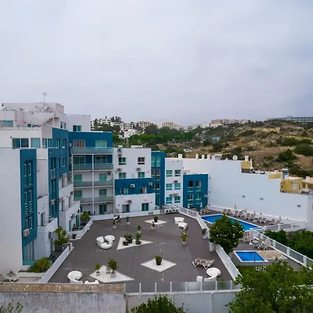 Bay View W/pool 3-min Walk To The Albufeira